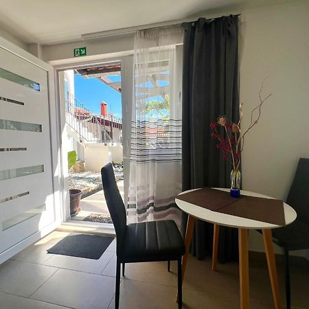 Azzurro Mare Apartment Пула Екстериор снимка