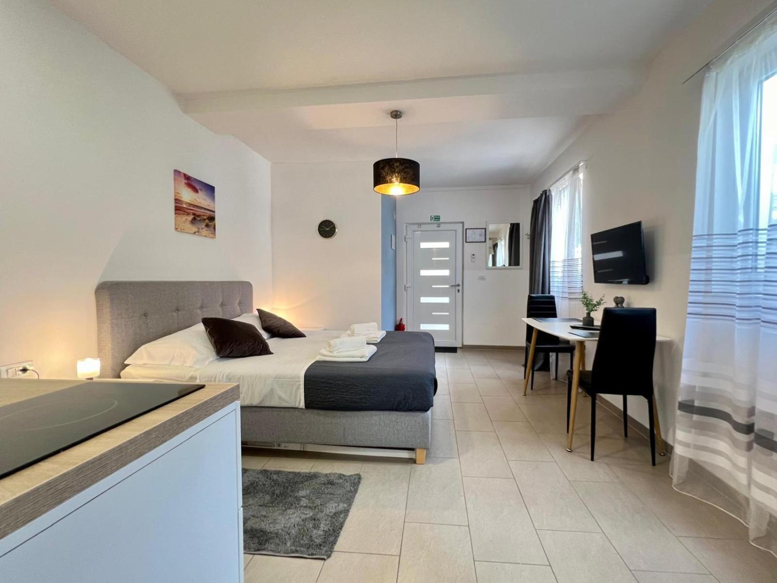 Azzurro Mare Apartment Пула Екстериор снимка