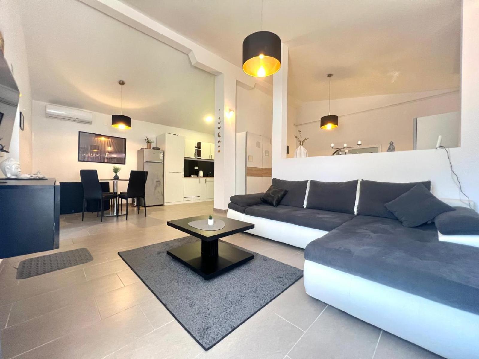 Azzurro Mare Apartment Пула Екстериор снимка