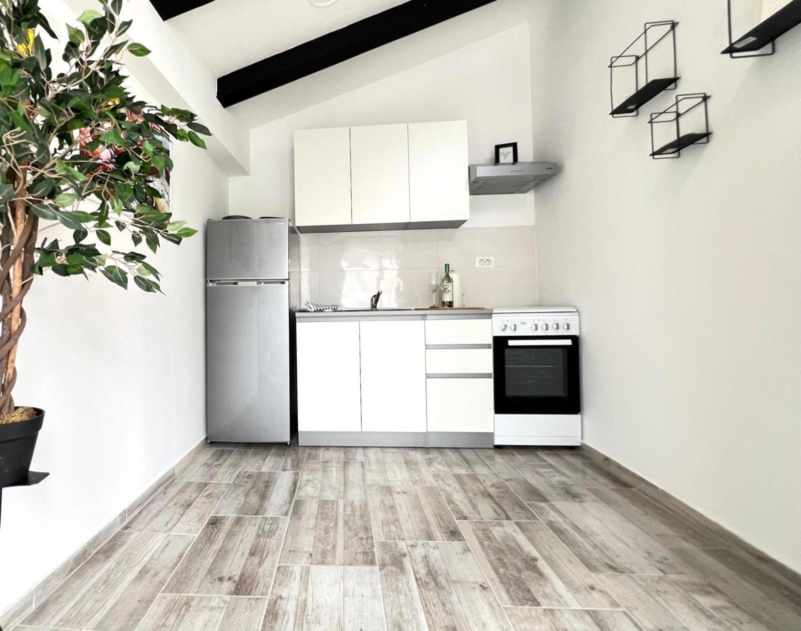 Azzurro Mare Apartment Пула Екстериор снимка