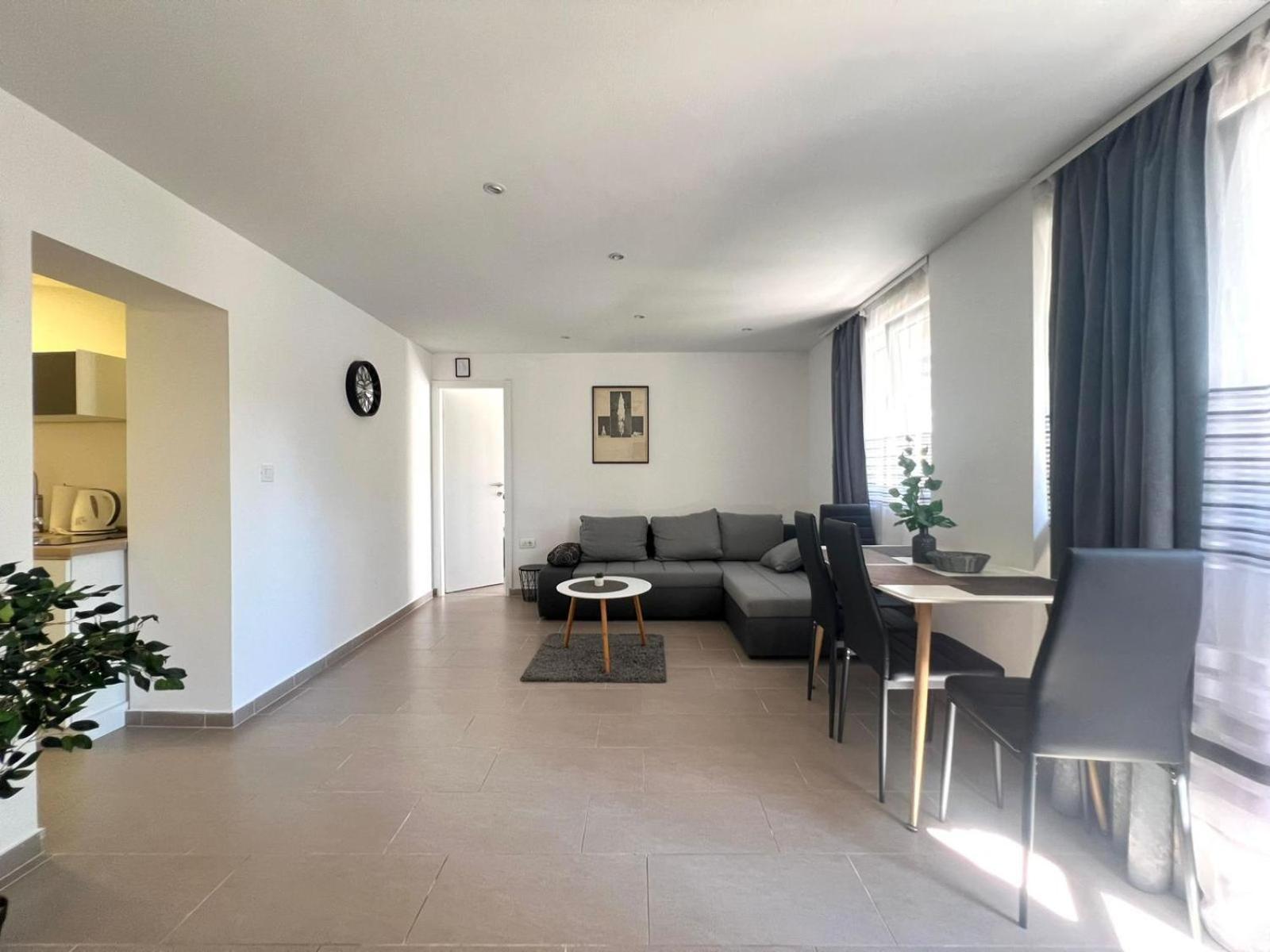 Azzurro Mare Apartment Пула Екстериор снимка