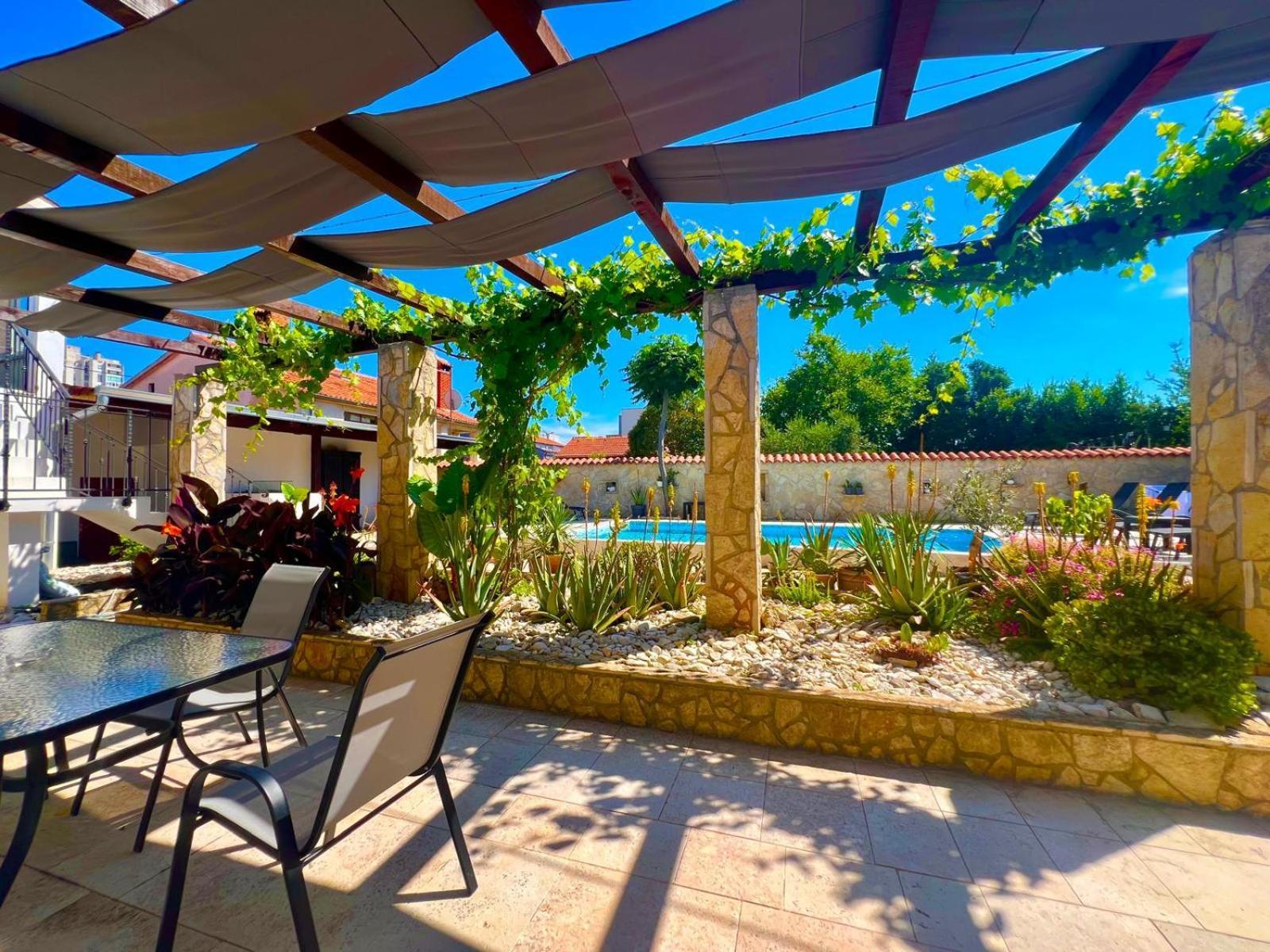 Azzurro Mare Apartment Пула Екстериор снимка