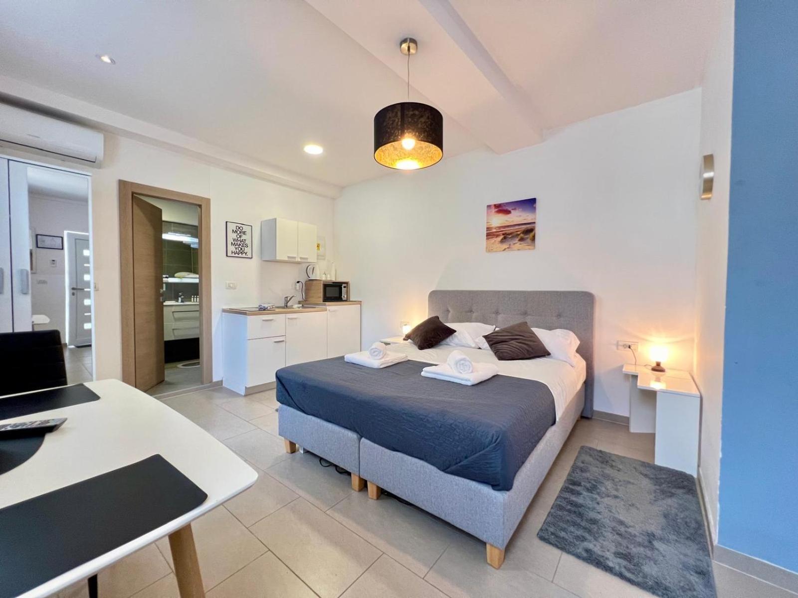 Azzurro Mare Apartment Пула Екстериор снимка