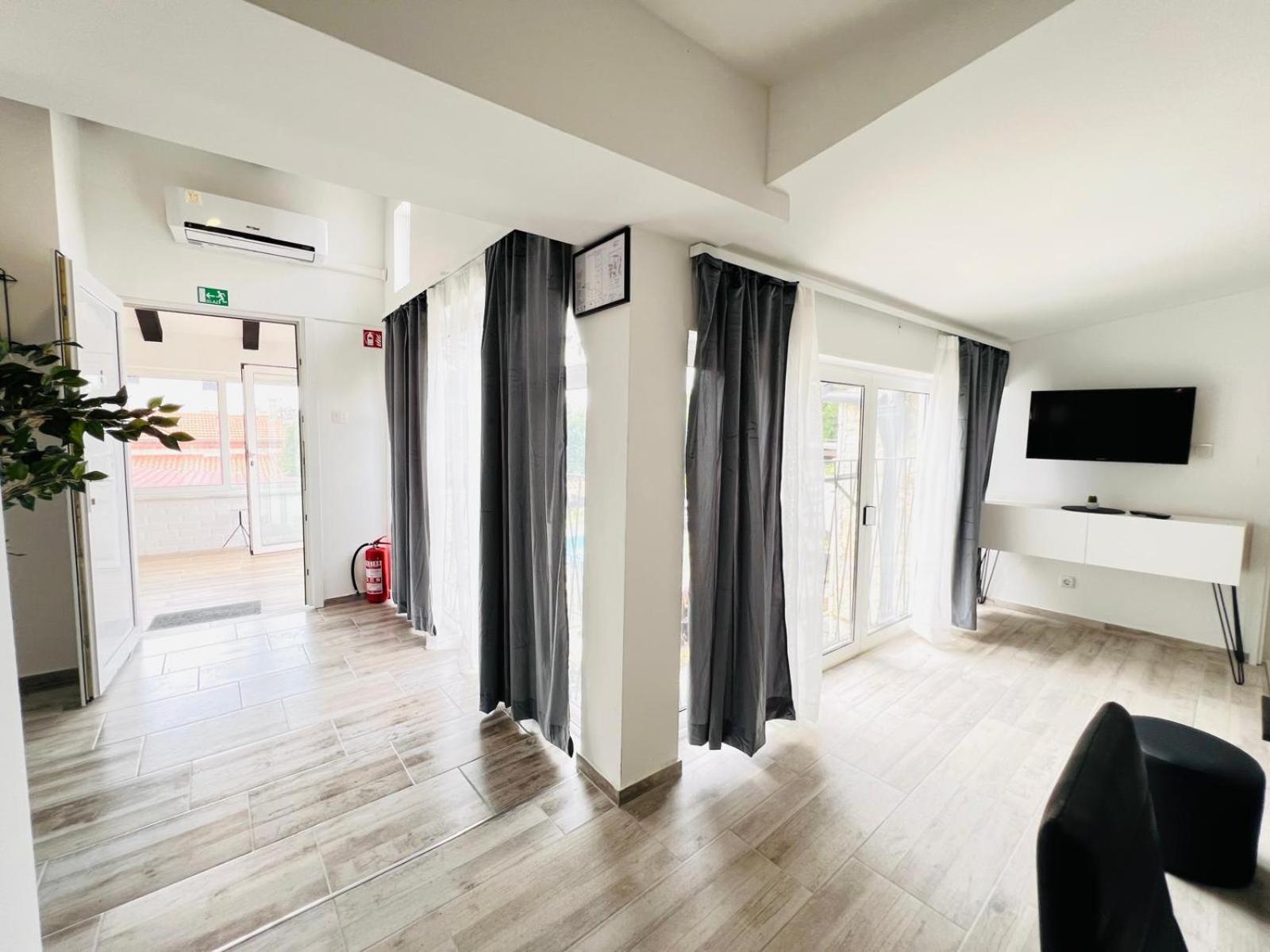 Azzurro Mare Apartment Пула Екстериор снимка